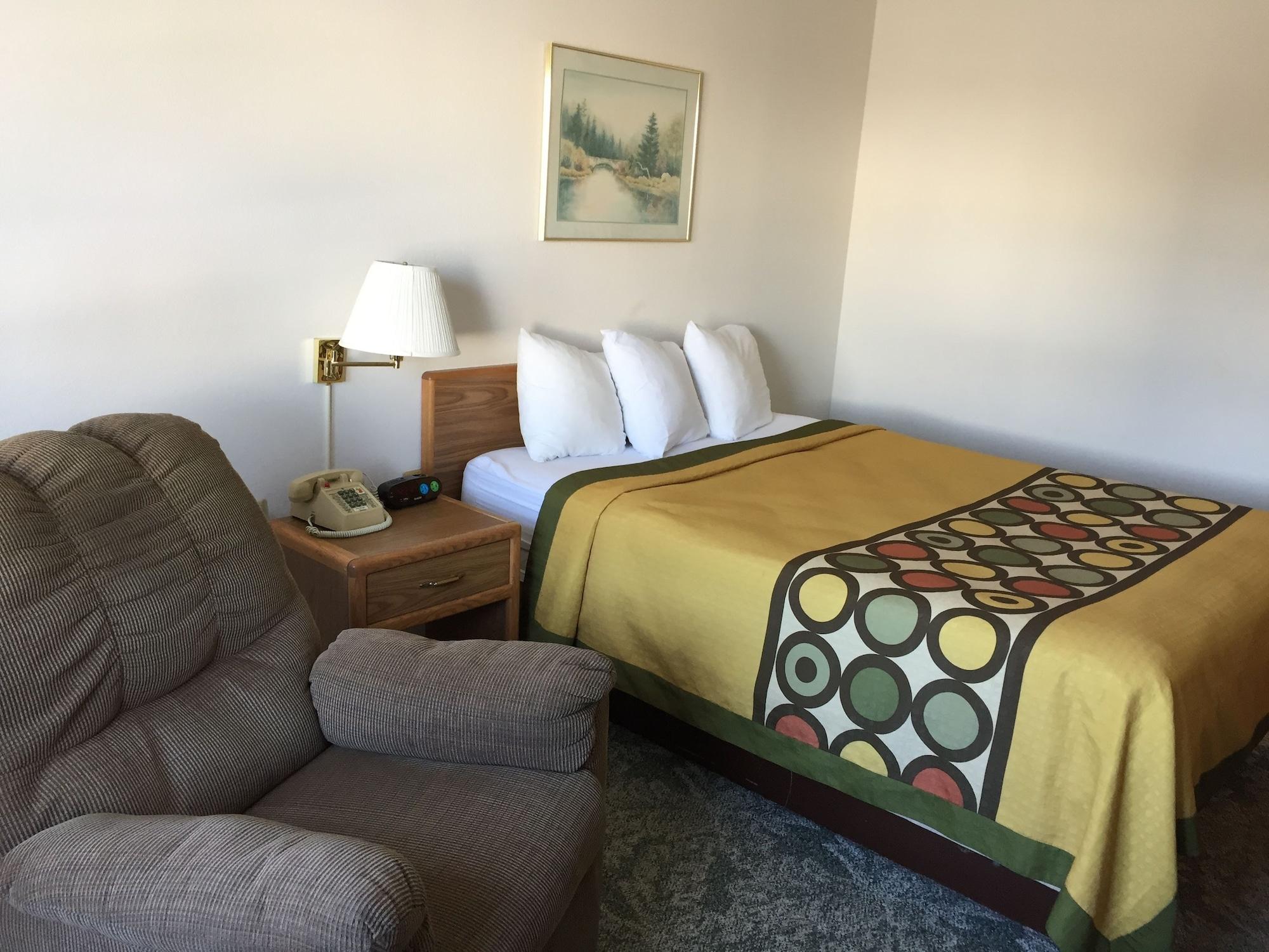 Super 8 By Wyndham Escanaba