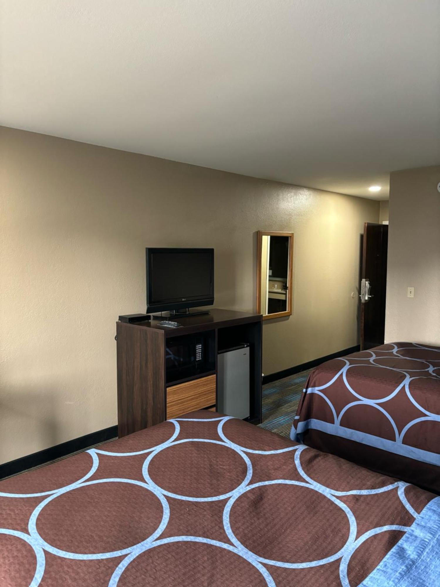 Hotel Super 8 By Wyndham 2*
